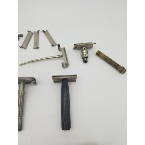 Lot of Vintage Safety Razors & Parts Schick Ever Sharp Clix Gillette & More mens - Picture 4 of 7